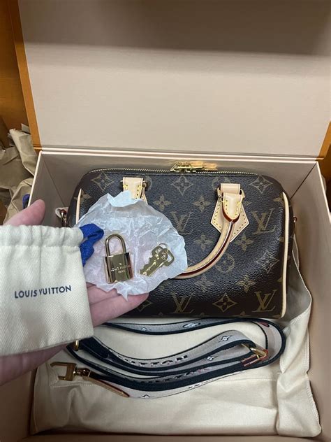 lv speedy 20背帶dcard